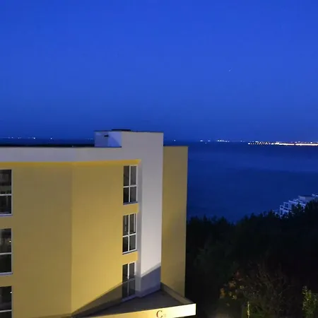 Apartment Stunning Beach Front